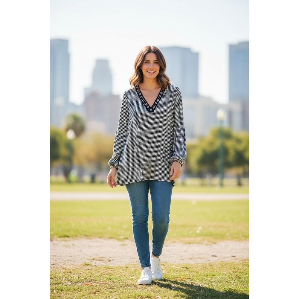 MICHAEL Michael Kors Blouse Womens Small Black White Geometric Stud V Neck Tunic